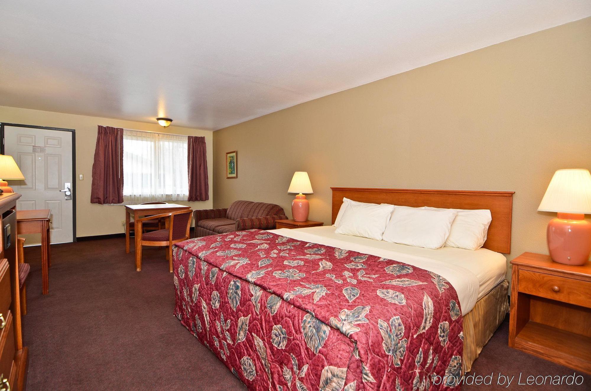 Sunset Inn - John Day Room photo